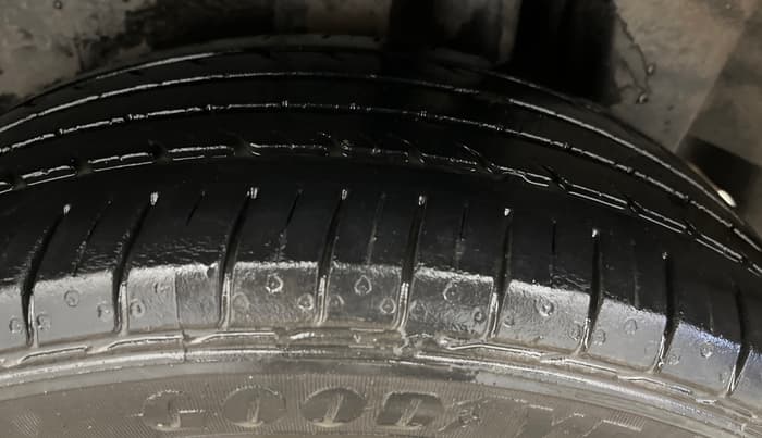 2021 Maruti Ciaz ALPHA 1.5 SHVS PETROL, Petrol, Manual, 45,923 km, Left Rear Tyre Tread