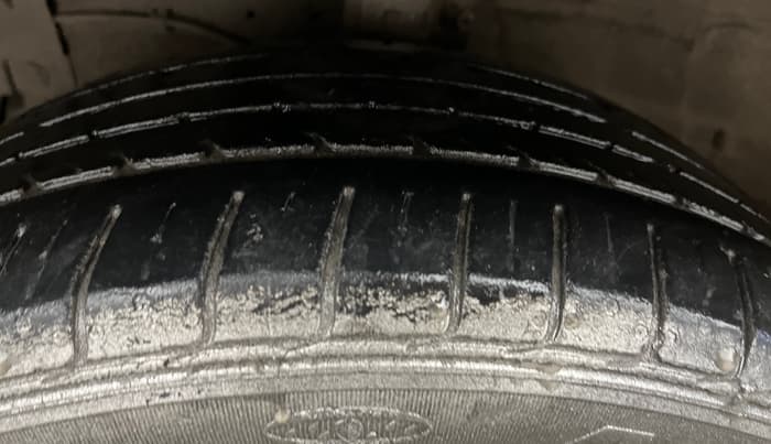 2021 Maruti Ciaz ALPHA 1.5 SHVS PETROL, Petrol, Manual, 45,923 km, Left Front Tyre Tread