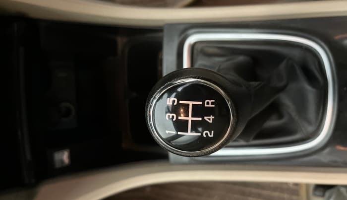 2021 Maruti Ciaz ALPHA 1.5 SHVS PETROL, Petrol, Manual, 45,923 km, Gear Lever
