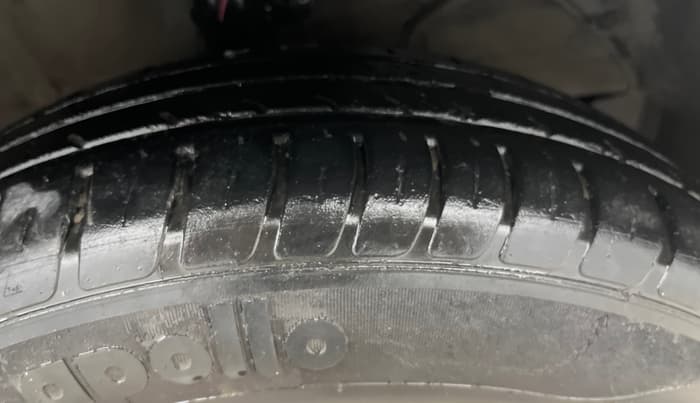 2019 Maruti Swift VXI, Petrol, Manual, 81,331 km, Right Front Tyre Tread