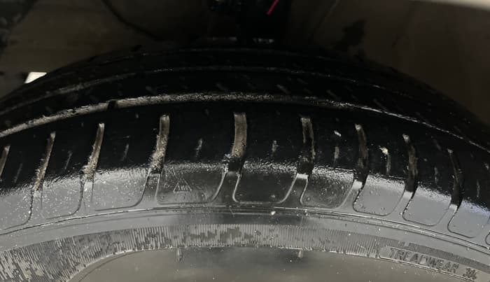 2019 Maruti Swift VXI, Petrol, Manual, 81,331 km, Left Front Tyre Tread