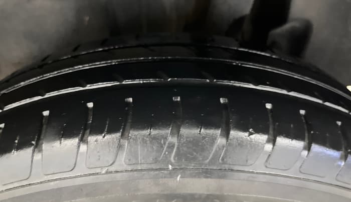 2019 Maruti Swift VXI, Petrol, Manual, 81,331 km, Left Rear Tyre Tread