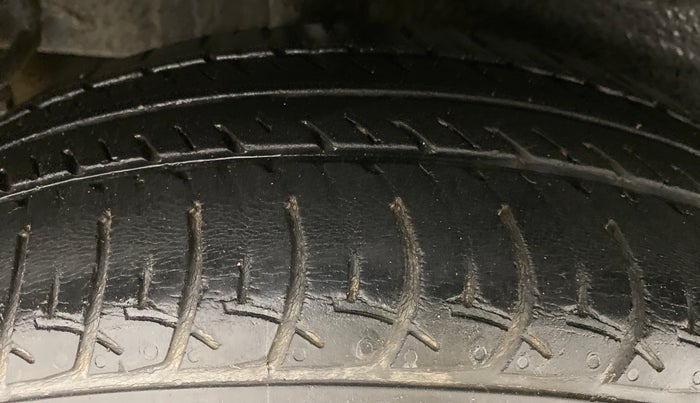 2014 Maruti Celerio VXI AGS, Petrol, Automatic, 51,025 km, Right Rear Tyre Tread