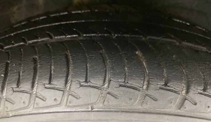2014 Maruti Celerio VXI AGS, Petrol, Automatic, 51,025 km, Right Front Tyre Tread