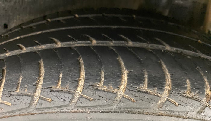 2014 Maruti Celerio VXI AGS, Petrol, Automatic, 51,025 km, Left Rear Tyre Tread
