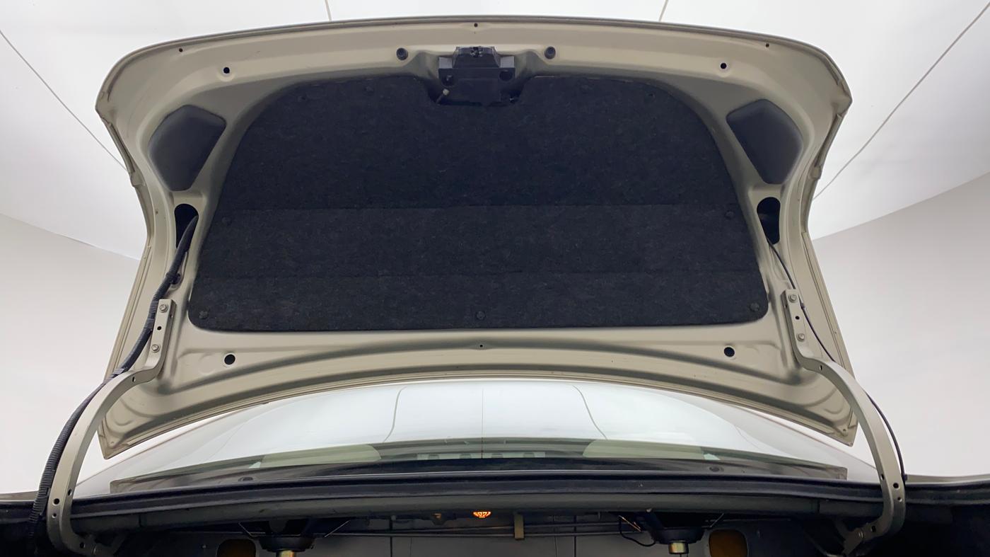 2012 Toyota Corolla Altis J, Petrol, Manual, 1,00,002 km, Boot Door Open