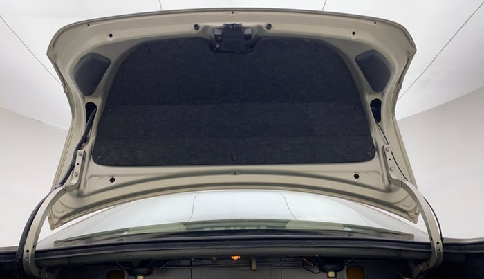 2012 Toyota Corolla Altis J, Petrol, Manual, 1,00,002 km, Boot Door Open