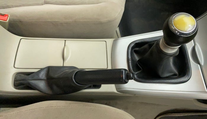 2012 Toyota Corolla Altis J, Petrol, Manual, 1,00,002 km, Gear Lever