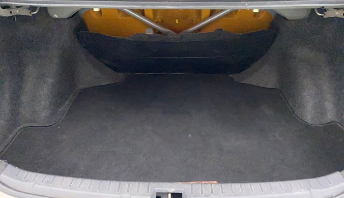 2012 Toyota Corolla Altis J, Petrol, Manual, 1,00,002 km, Boot Inside