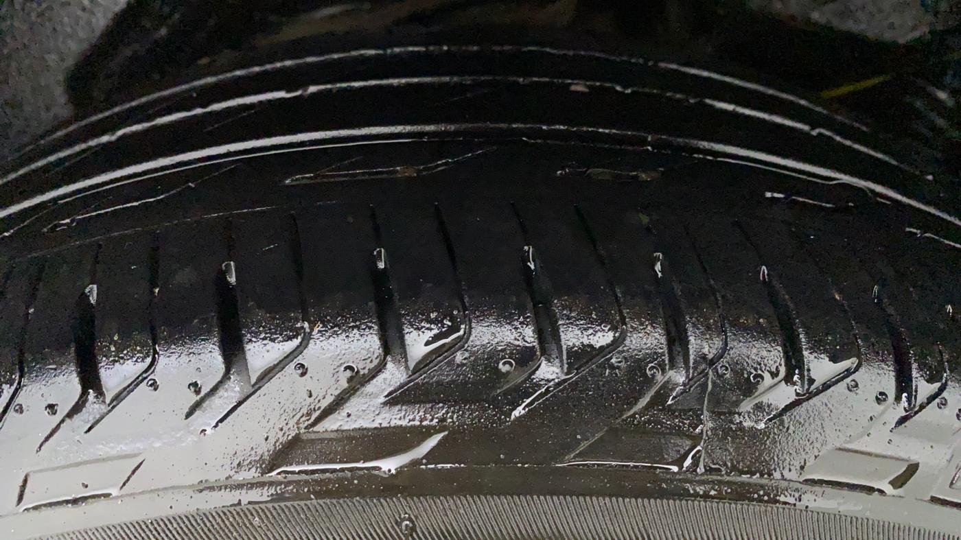 2012 Toyota Corolla Altis J, Petrol, Manual, 1,00,002 km, Right Front Tyre Tread