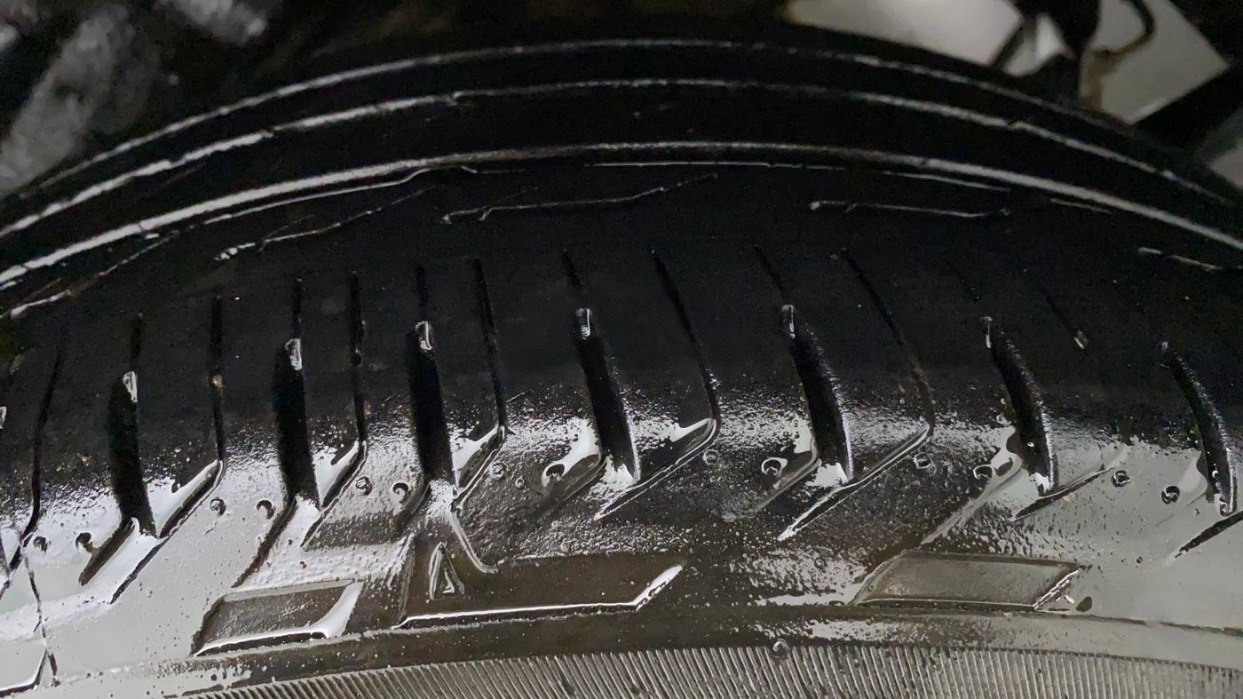 2012 Toyota Corolla Altis J, Petrol, Manual, 1,00,002 km, Left Rear Tyre Tread