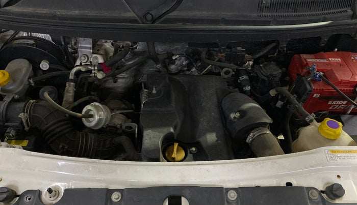 2018 Mahindra TUV300 T6 PLUS, Diesel, Manual, 57,016 km, Engine View
