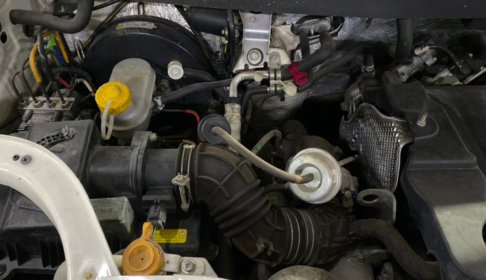 2018 Mahindra TUV300 T6 PLUS, Diesel, Manual, 57,016 km, Engine View - Right