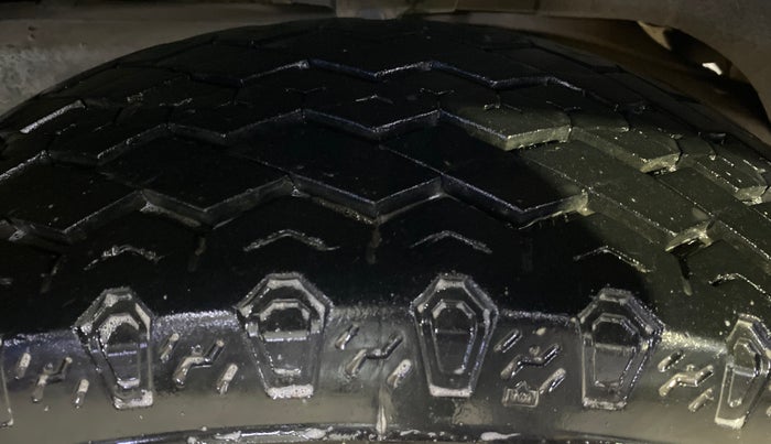 2018 Mahindra TUV300 T6 PLUS, Diesel, Manual, 57,016 km, Left Rear Tyre Tread