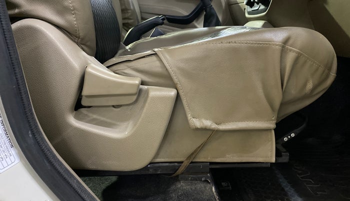 2018 Mahindra TUV300 T6 PLUS, Diesel, Manual, 57,016 km, Driver Side Adjustment Panel