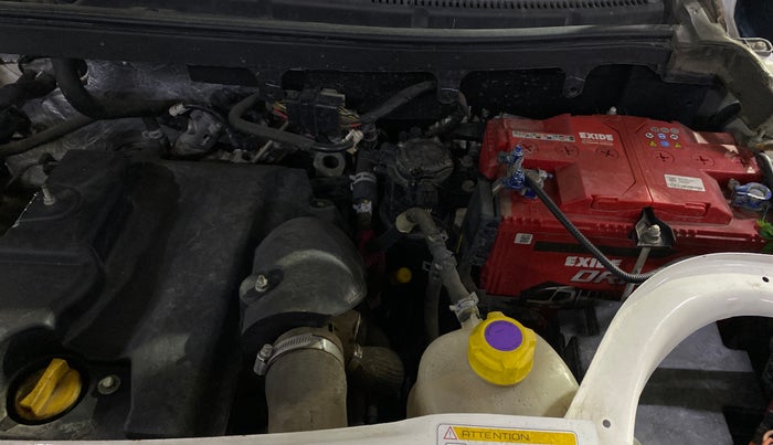 2018 Mahindra TUV300 T6 PLUS, Diesel, Manual, 57,016 km, Engine View - Left