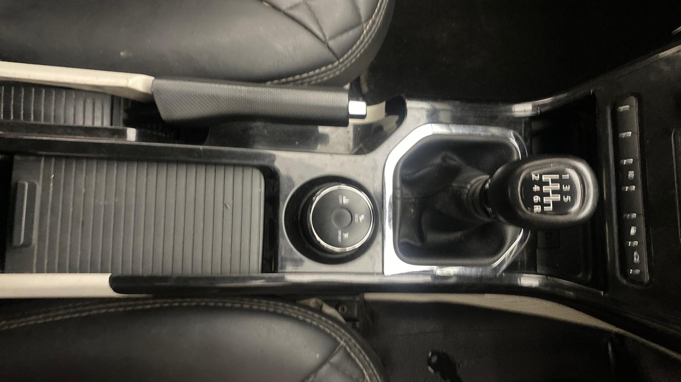 2022 Tata NEXON XZ PLUS PETROL, Petrol, Manual, 1,37,249 km, Gear Lever