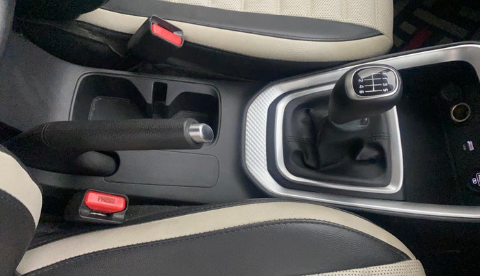 2021 KIA SONET HTX 1.0 IMT, Petrol, Manual, 33,427 km, Gear Lever