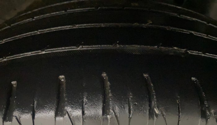 2021 KIA SONET HTX 1.0 IMT, Petrol, Manual, 33,427 km, Left Rear Tyre Tread