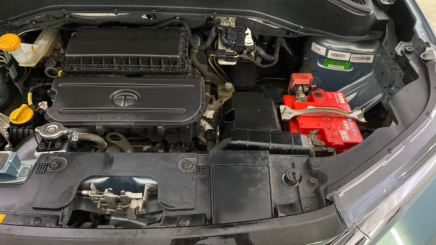 2021 Tata PUNCH ACCOMPLISHED AMT, Petrol, Automatic, 27,461 km, Engine View - Left