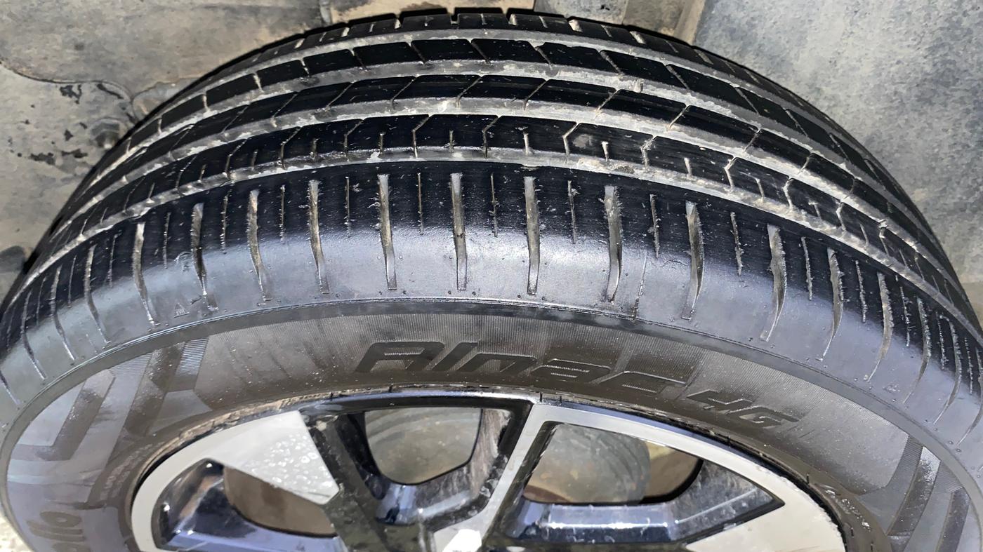 2021 Tata PUNCH ACCOMPLISHED AMT, Petrol, Automatic, 27,461 km, Left Rear Tyre Tread