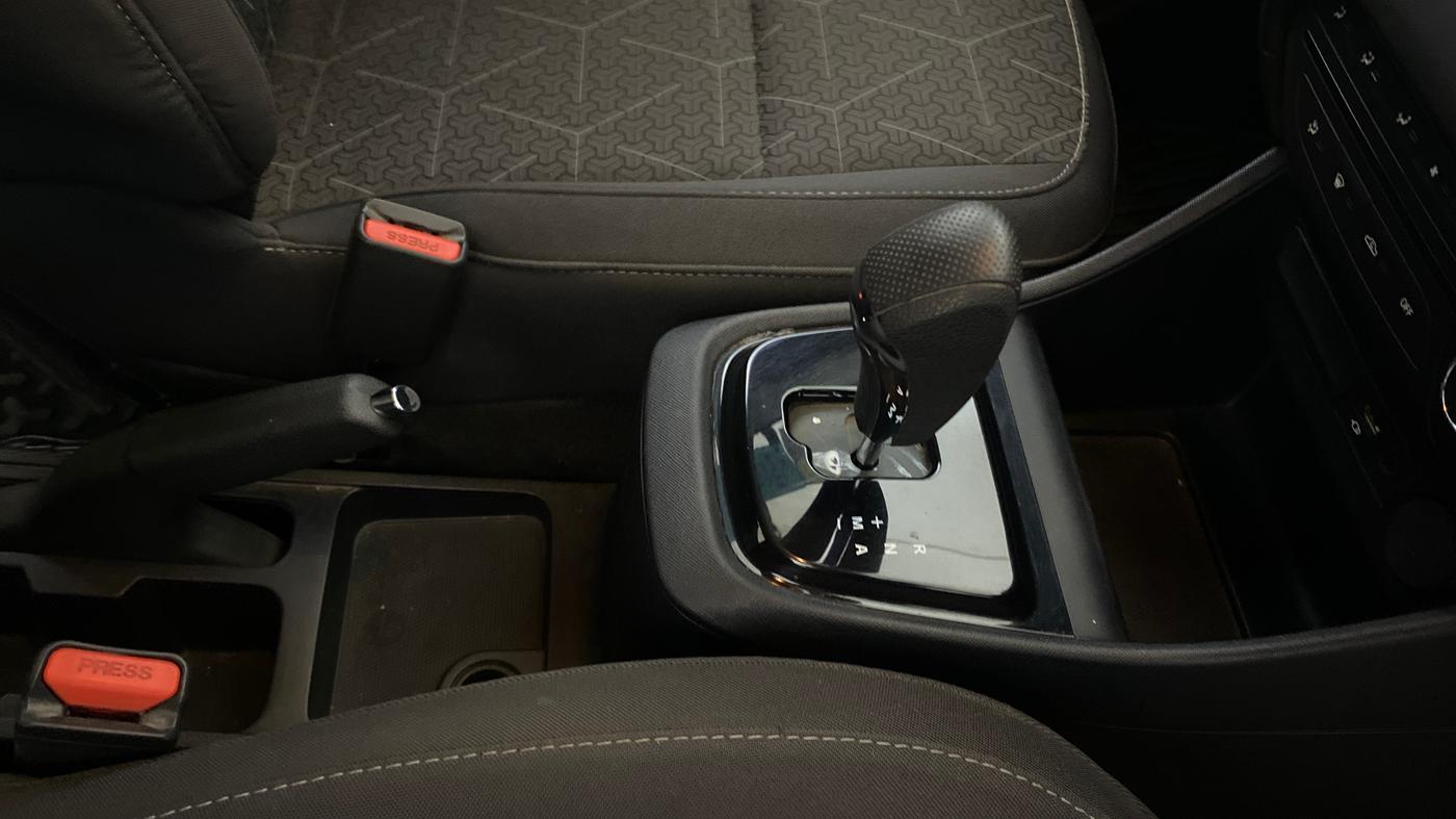 2021 Tata PUNCH ACCOMPLISHED AMT, Petrol, Automatic, 27,461 km, Gear Lever