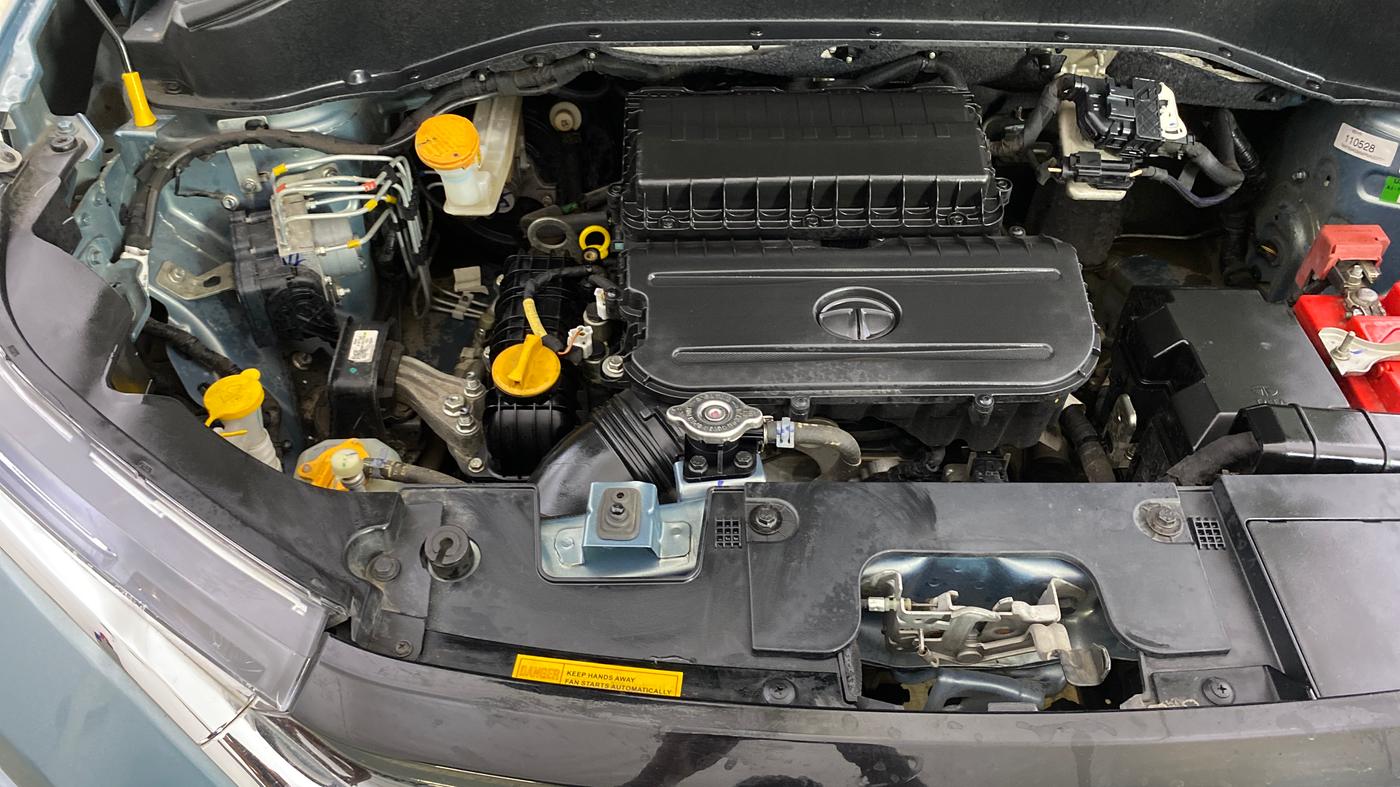 2021 Tata PUNCH ACCOMPLISHED AMT, Petrol, Automatic, 27,461 km, Engine View - Right