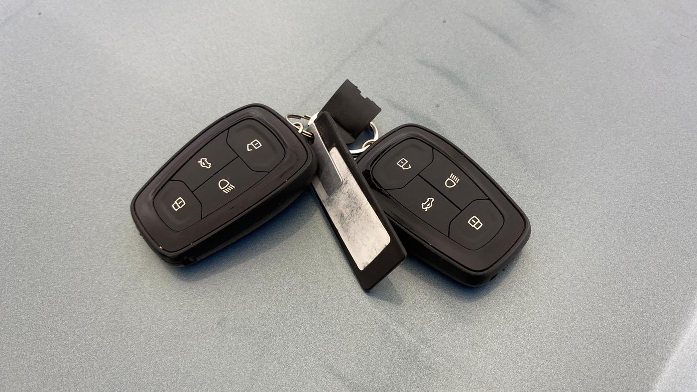2021 Tata PUNCH ACCOMPLISHED AMT, Petrol, Automatic, 27,461 km, Key Close Up