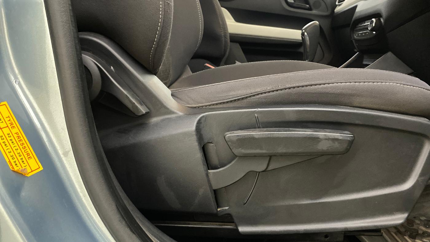 2021 Tata PUNCH ACCOMPLISHED AMT, Petrol, Automatic, 27,461 km, Driver Side Adjustment Panel