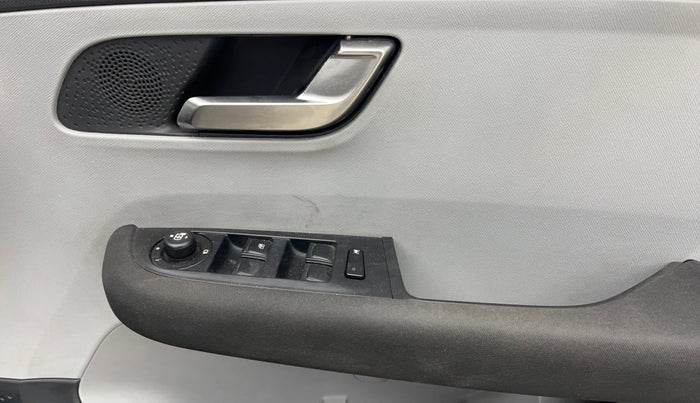 2021 Tata ALTROZ XZ PETROL, Petrol, Manual, 37,444 km, Driver Side Door Panels Control