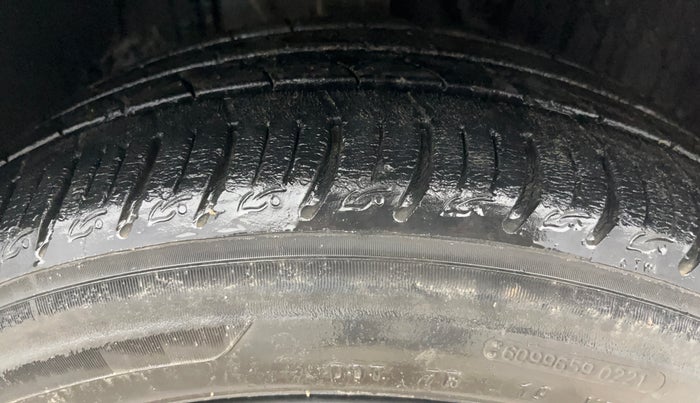 2021 Tata ALTROZ XZ PETROL, Petrol, Manual, 37,444 km, Right Front Tyre Tread