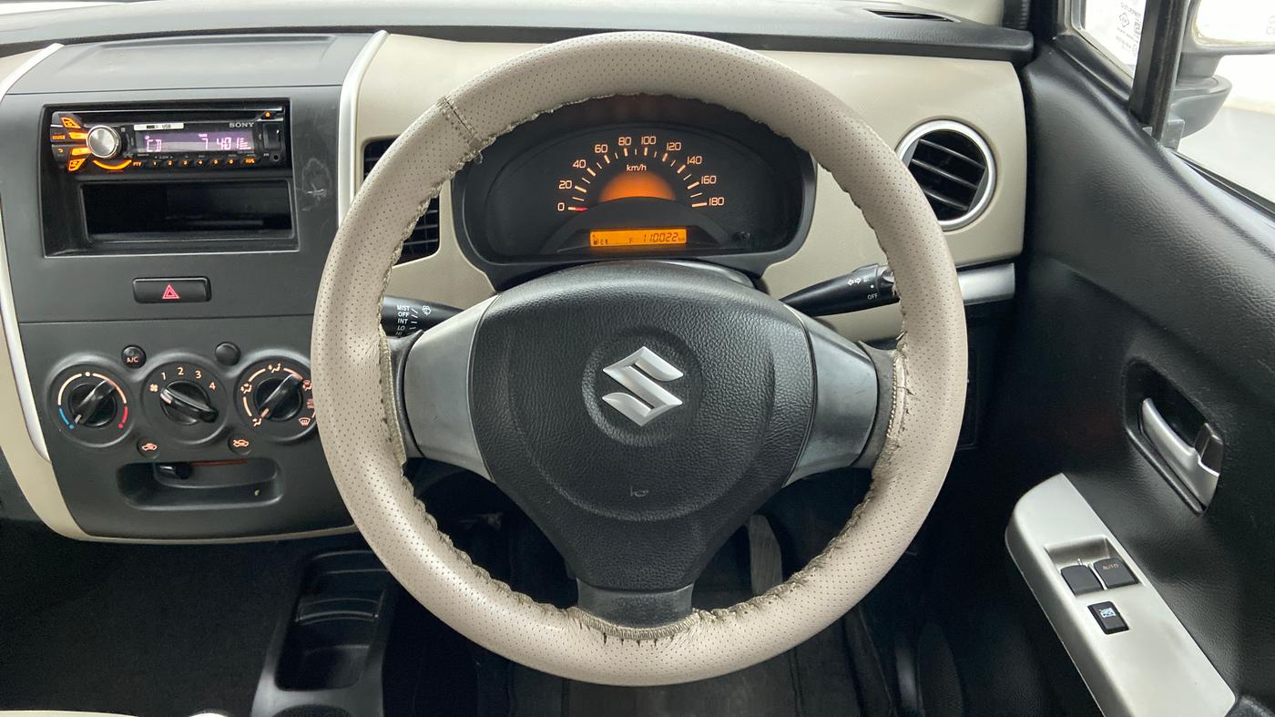 2013 Maruti Wagon R 1.0 LXI CNG, CNG, Manual, 1,10,032 km, Steering Wheel Close Up