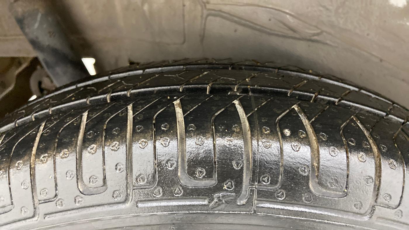 2013 Maruti Wagon R 1.0 LXI CNG, CNG, Manual, 1,10,032 km, Right Rear Tyre Tread