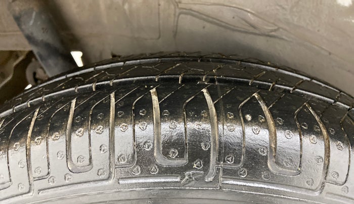 2013 Maruti Wagon R 1.0 LXI CNG, CNG, Manual, 1,10,032 km, Right Rear Tyre Tread