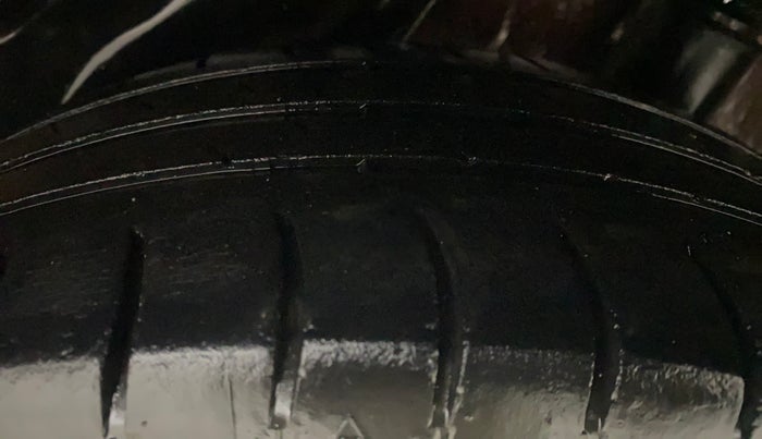 2013 Honda Amaze 1.2L I-VTEC VX, Petrol, Manual, 1,13,051 km, Left Rear Tyre Tread