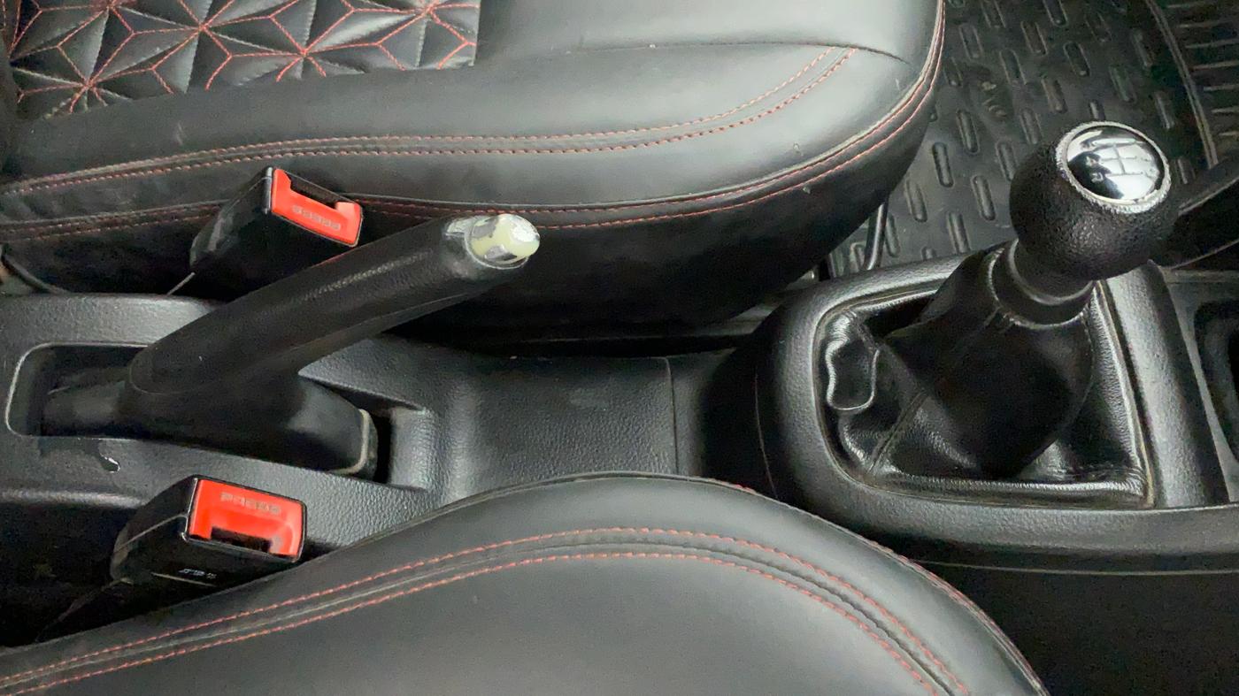 2016 Maruti Swift VXI, Petrol, Manual, 35,102 km, Gear Lever