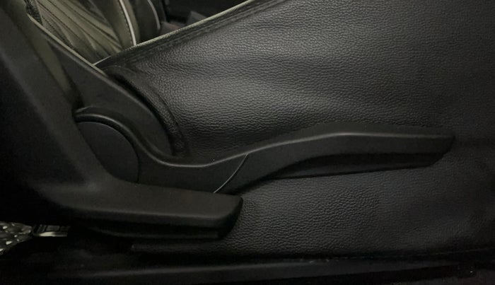 2023 Maruti Swift VXI, Petrol, Manual, 36,122 km, Driver Side Adjustment Panel