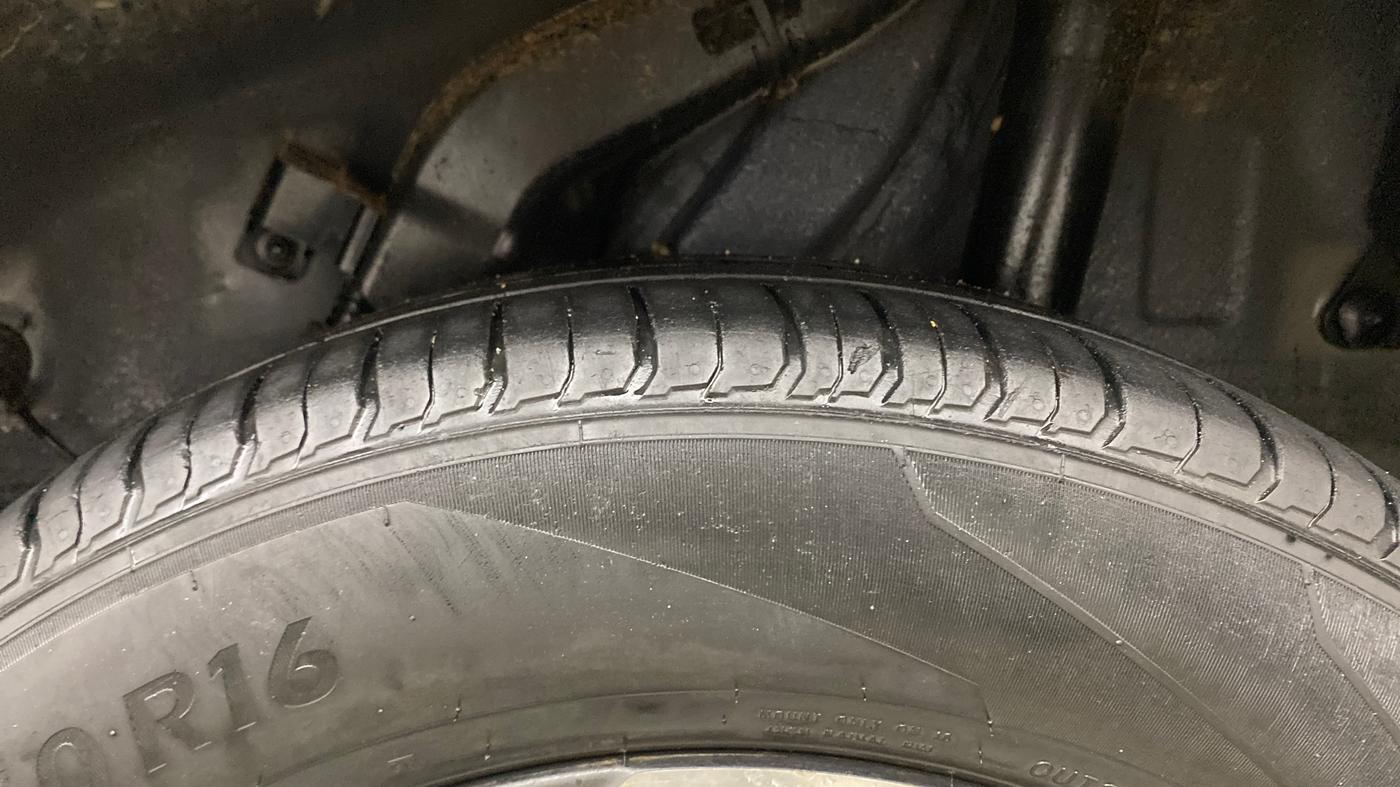 2020 Hyundai VENUE SX 1.0 TURBO, Petrol, Manual, 99,434 km, Left Rear Tyre Tread