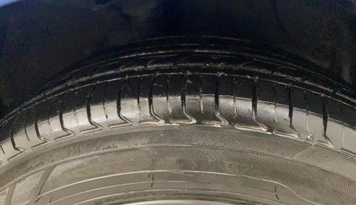 2021 Hyundai GRAND I10 NIOS SPORTZ 1.2 KAPPA VTVT CNG, CNG, Manual, 67,634 km, Right Front Tyre Tread