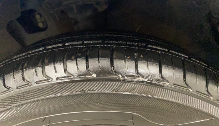 2021 Hyundai GRAND I10 NIOS SPORTZ 1.2 KAPPA VTVT CNG, CNG, Manual, 67,634 km, Left Front Tyre Tread