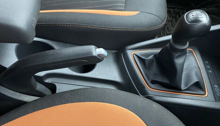 2019 Hyundai Elite i20 1.2 SPORTZ PLUS DUAL TONE VTVT, Petrol, Manual, 10,203 km, Gear Lever