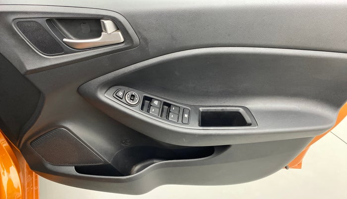 2019 Hyundai Elite i20 1.2 SPORTZ PLUS DUAL TONE VTVT, Petrol, Manual, 10,203 km, Driver Side Door Panels Control