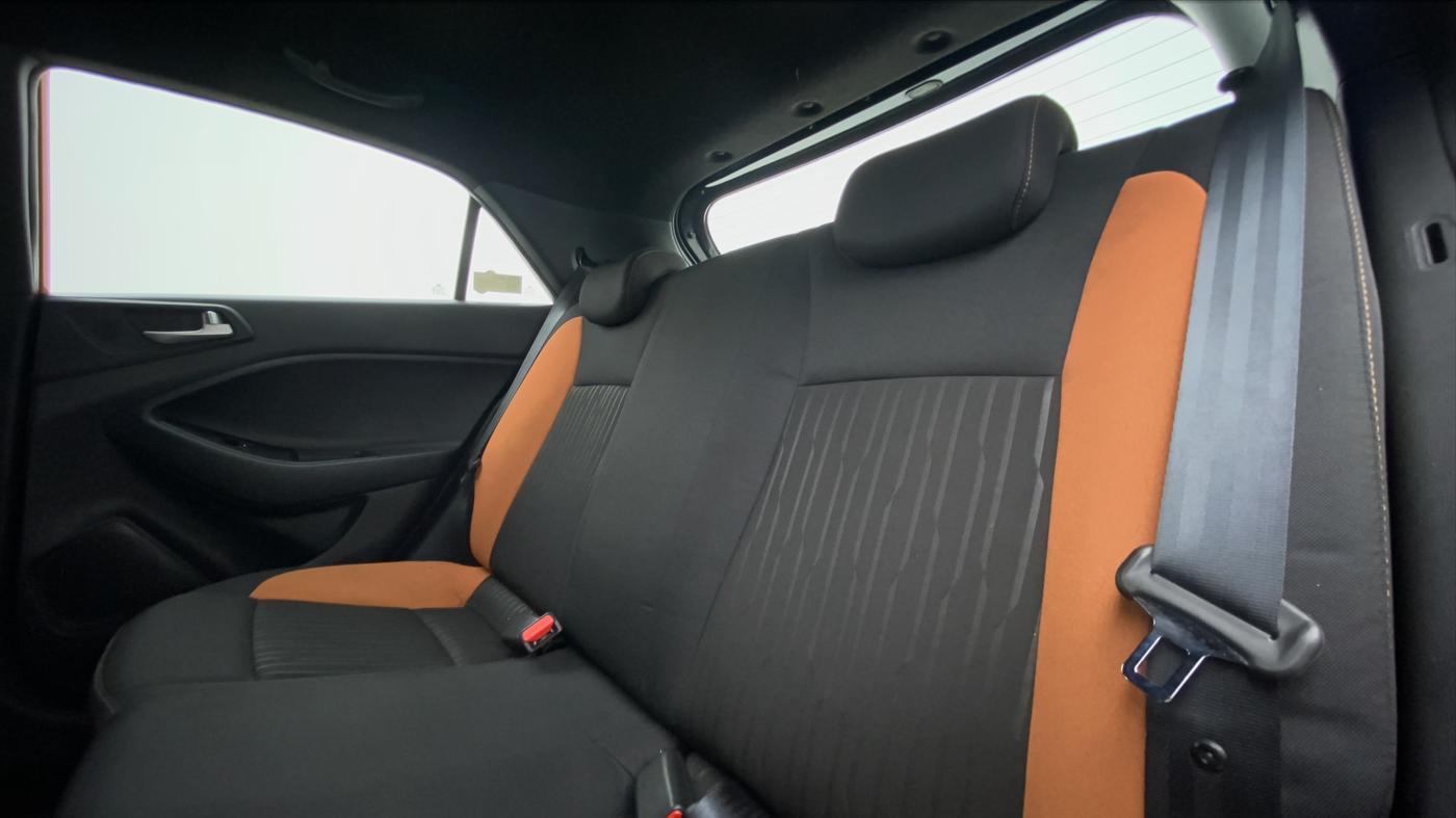 2019 Hyundai Elite i20 1.2 SPORTZ PLUS DUAL TONE VTVT, Petrol, Manual, 10,203 km, Right Side Rear Door Cabin