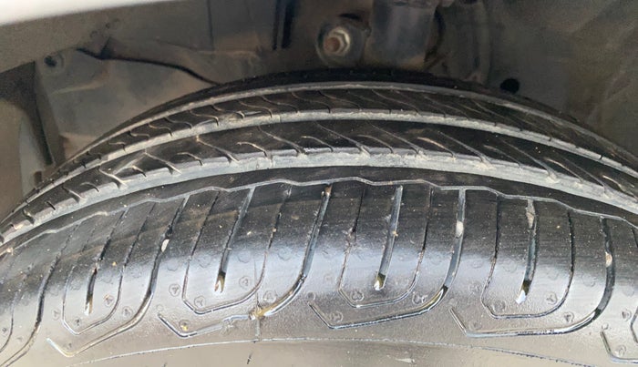 2022 Honda City 1.5L I-VTEC V MT 5TH GEN, Petrol, Manual, 1,35,185 km, Left Front Tyre Tread