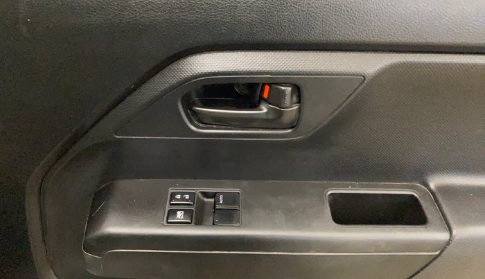 2020 Maruti New Wagon-R LXI 1.0, Petrol, Manual, 42,681 km, Driver Side Door Panels Control
