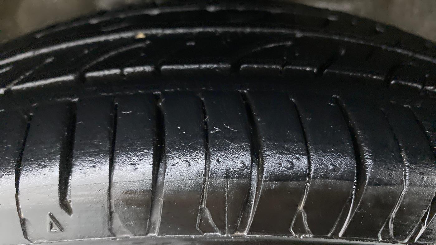 2018 Maruti Wagon R 1.0 LXI CNG, CNG, Manual, 87,141 km, Right Front Tyre Tread