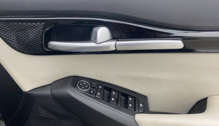 2022 KIA SELTOS HTX IVT 1.5 PETROL, Petrol, Automatic, 31,509 km, Driver Side Door Panels Control