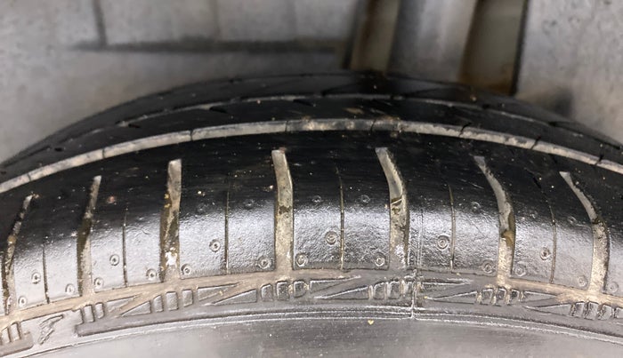 2021 Maruti Dzire VXI, Petrol, Manual, 49,443 km, Left Rear Tyre Tread