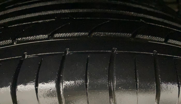 2016 Maruti S Cross ALPHA 1.6, Diesel, Manual, 79,778 km, Right Front Tyre Tread