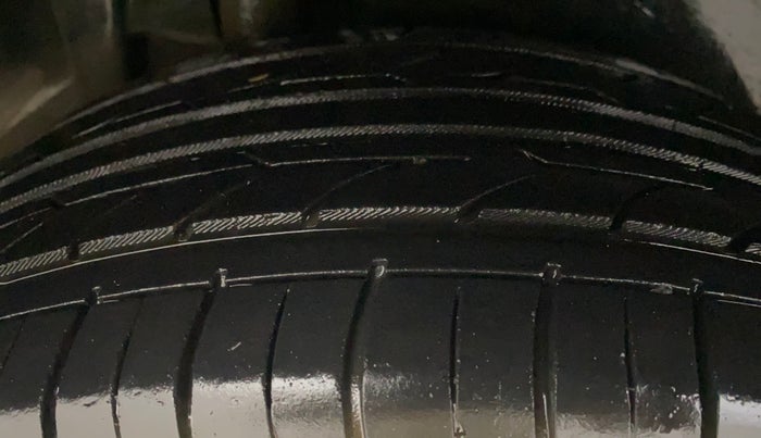 2016 Maruti S Cross ALPHA 1.6, Diesel, Manual, 79,778 km, Right Rear Tyre Tread